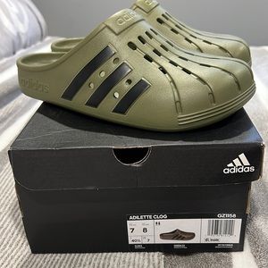 ✨BNIB✨ Adidas Adilette Clog
